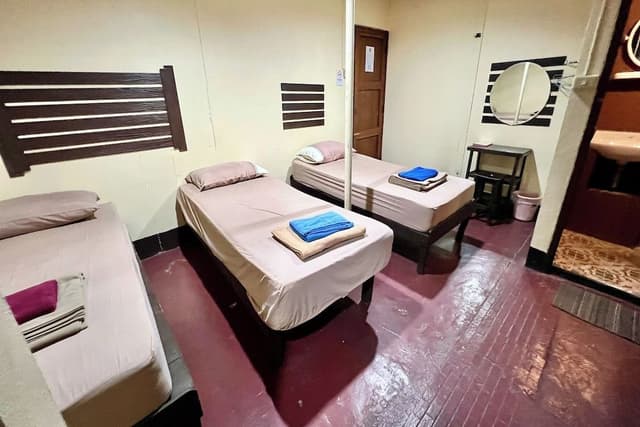 Economy Triple Room