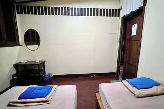 Standard Twin Room, Air conditioning