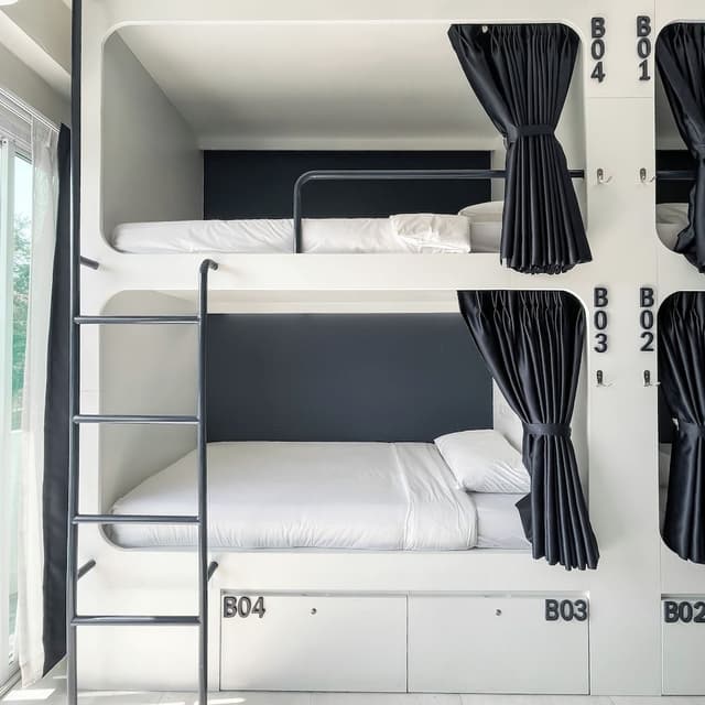 8-Bed Mixed Dormitory with Shared Bathroom