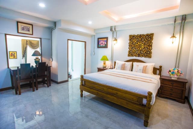 Deluxe Suite