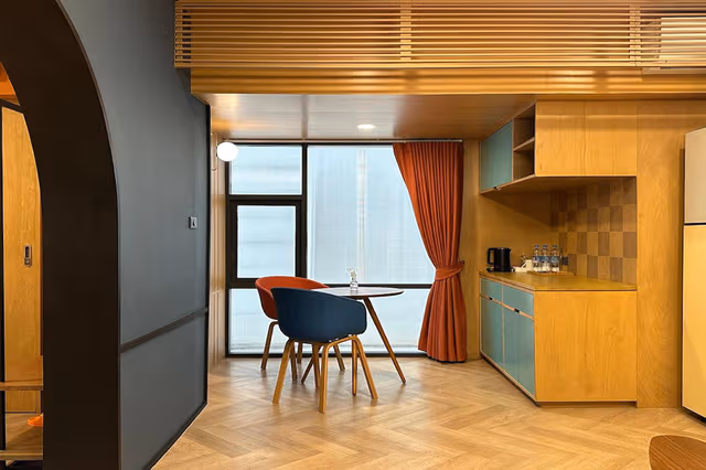 Deluxe King Suite