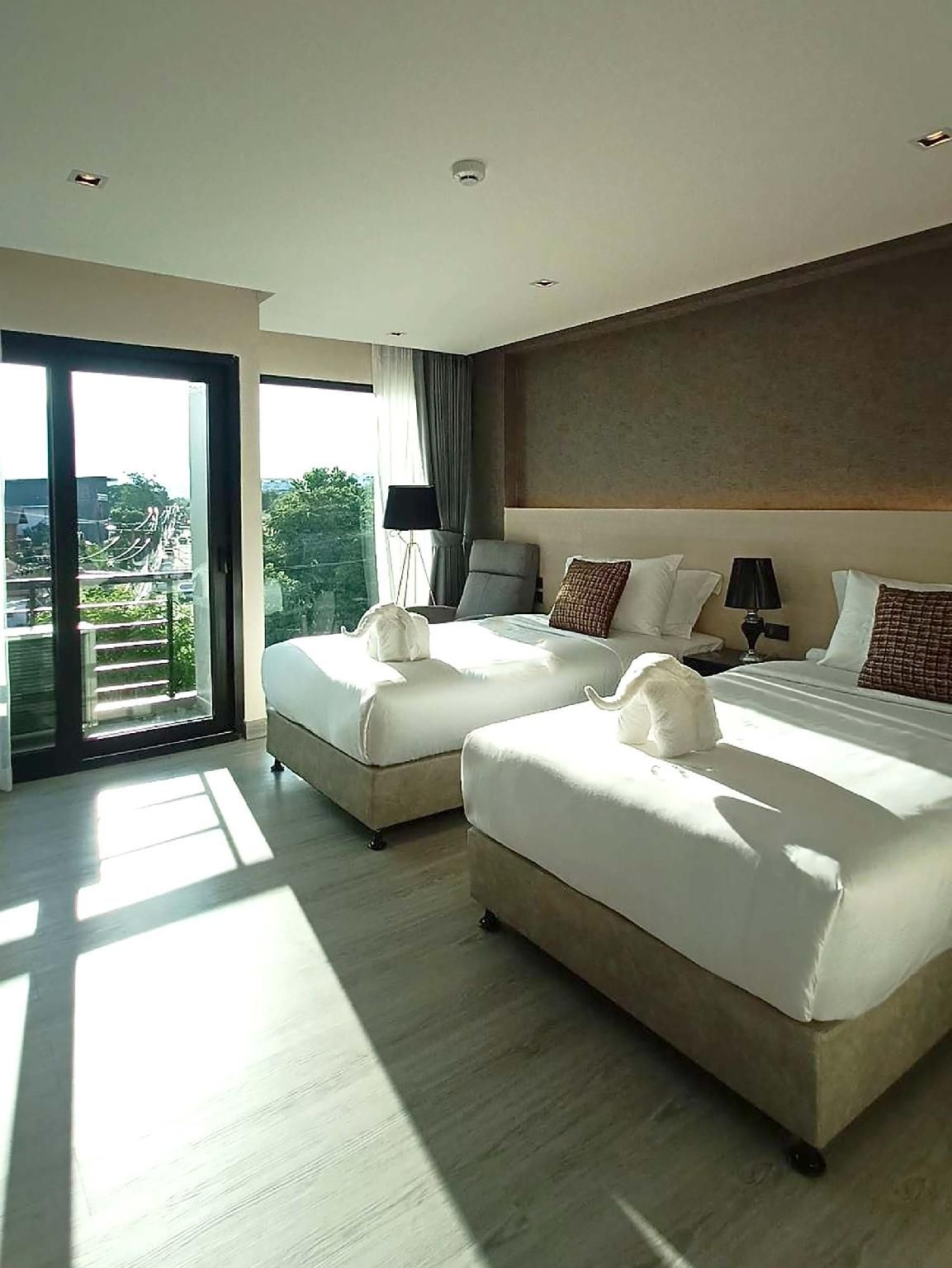 โรงแรมเดอะไนน์ เรสซิเดนซ์ (The 9 Residence Hotel)2
