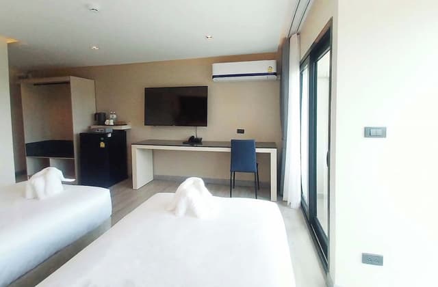Deluxe Twin Room