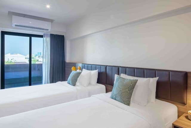 Deluxe Room, 2 Twin Beds, Non Smoking