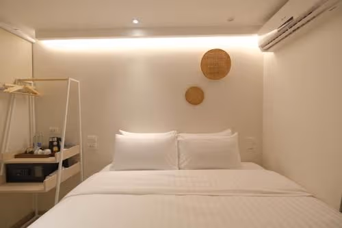 1 Double Bed, Non-Smoking, Standard Room, Safety Box, Air-Conditioned, Kettle, Shower
