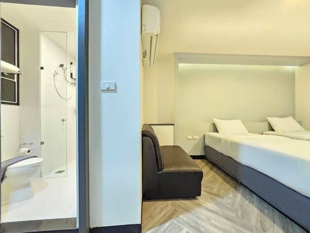 Deluxe Twin Room (No window)