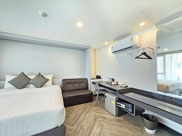 Grand Deluxe Balcony Double Room