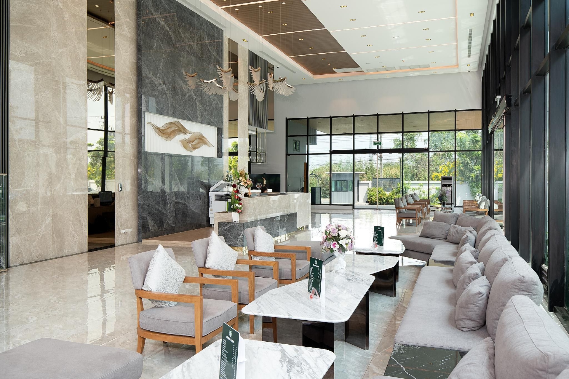 โรงแรมคริสตัล ศรีวารี สุวรรณภูมิ (Crystal Srivaree Suvarnabhumi Hotel)1