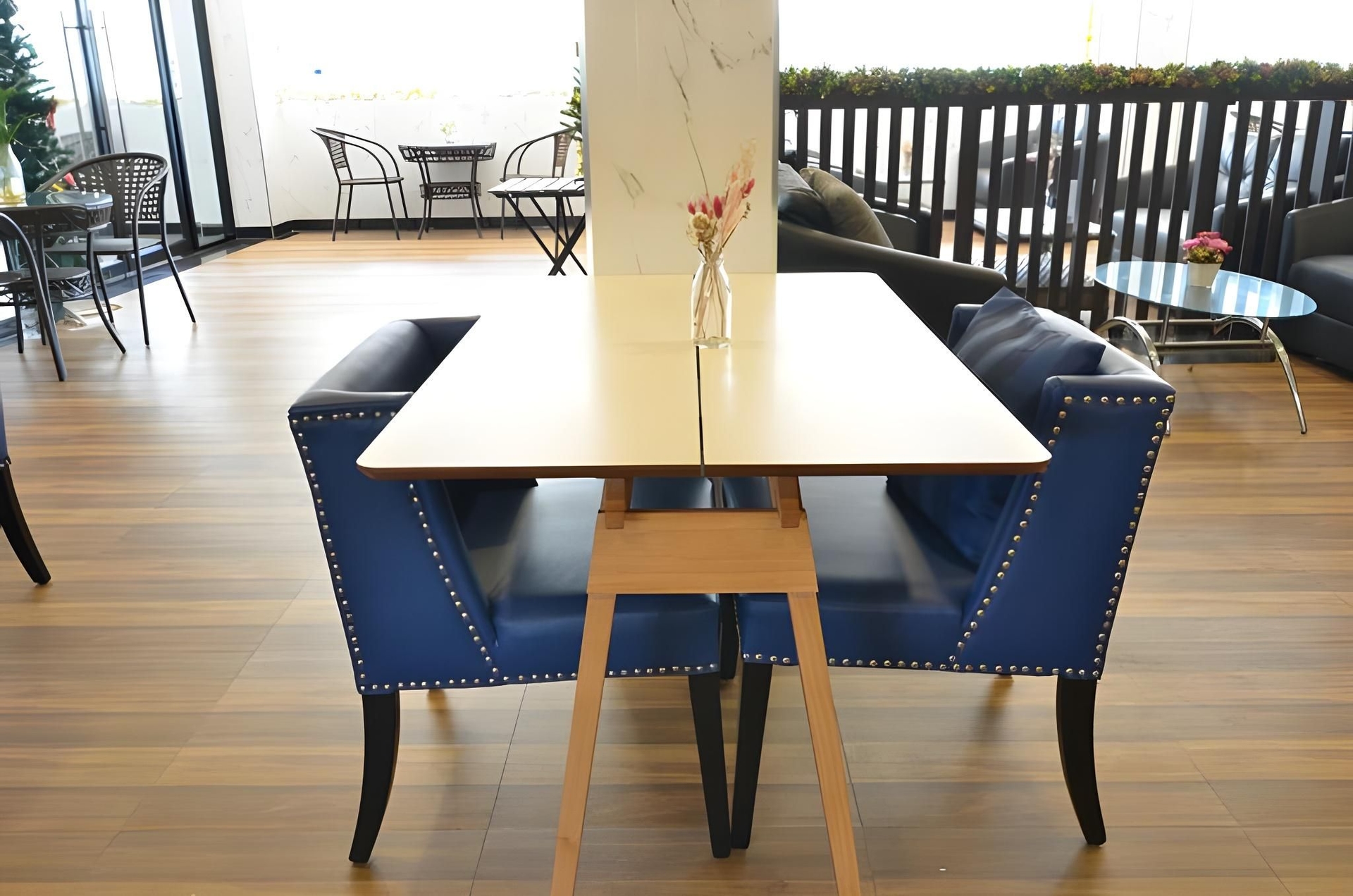 โรงแรมสเตชั่น 203 (Station 203 Hotel)2