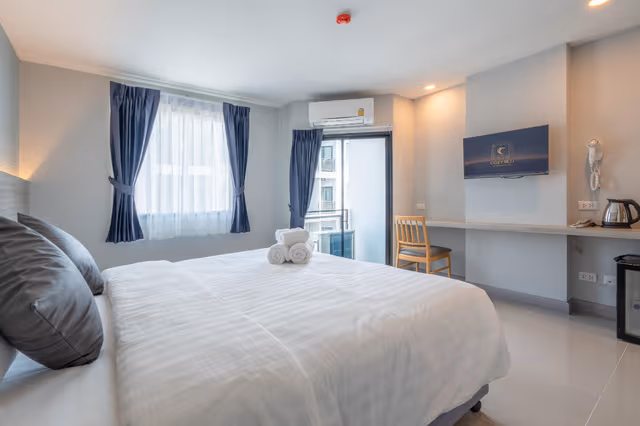 1 King Deluxe Room