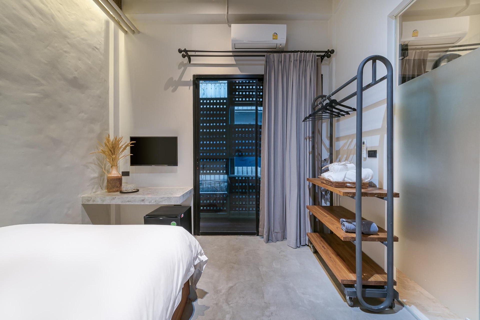Siam Shelter1