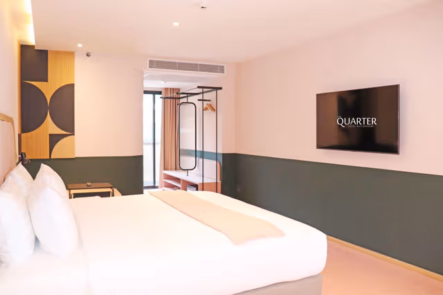 Deluxe Double or Twin Room with Bathtub