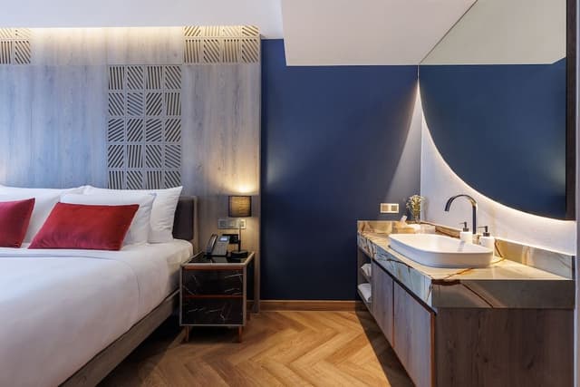 Superior Room (Lamphu)