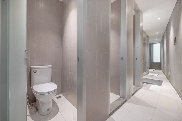 8 Bed Lady Room
