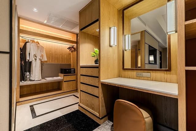 Grand Family Connecting Suite