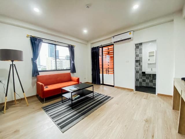 Studio Deluxe Room