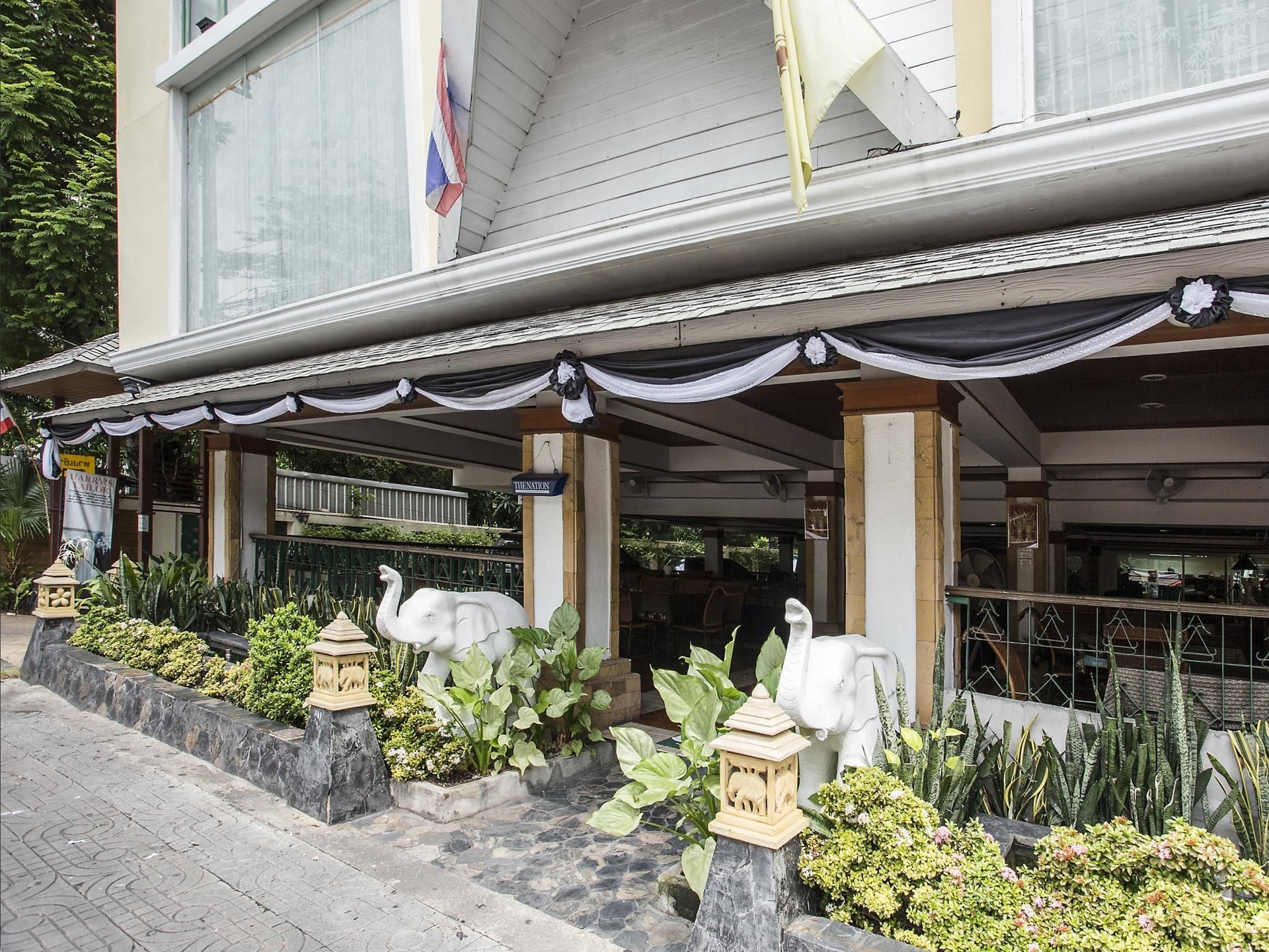 รอยัล ไอวอรี่ สุขุมวิท นานา (Royal Ivory Sukhumvit Nana)2