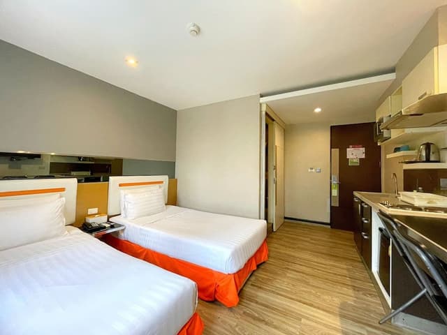 Deluxe Room Twin Beds