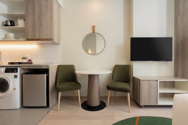 Studio Suite, 1 King Bed, Kitchen