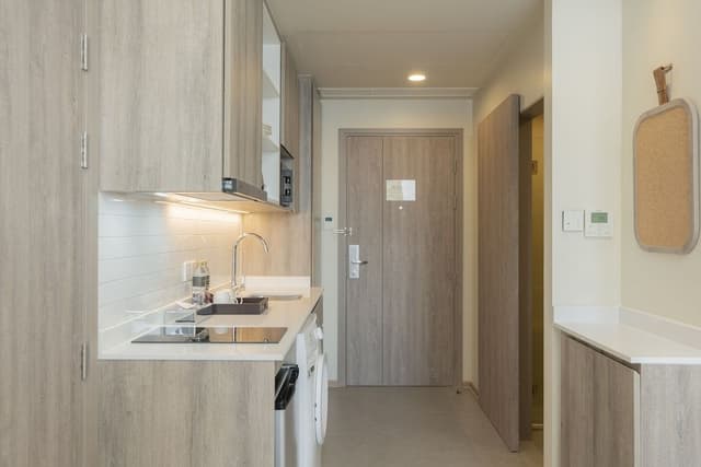 Studio Suite, 1 King Bed, Kitchen