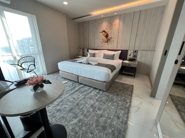 Premier King Room