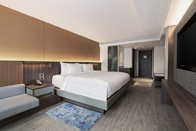 Deluxe King Room