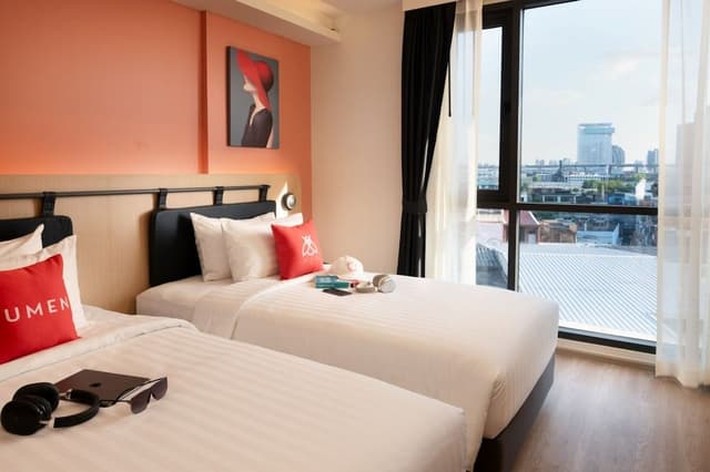 Lumen Deluxe Twin Room