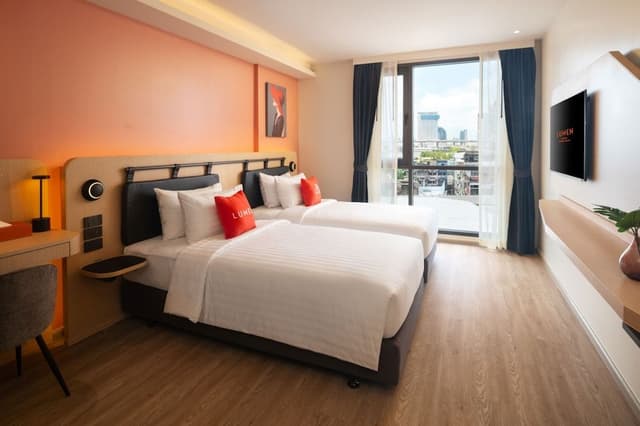 Lumen Deluxe Twin Room