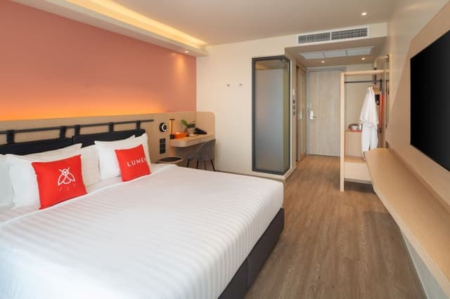 Lumen City View King Bed