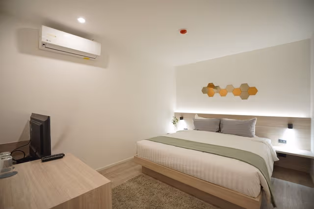 Deluxe City View (Comfort Cabin)