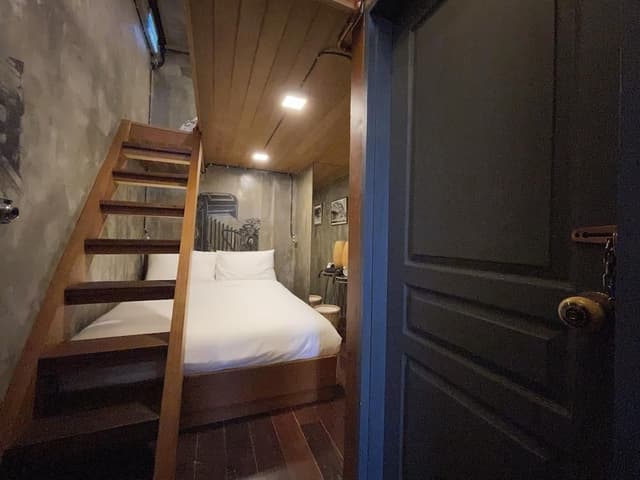 Loft Theatre Triple Room