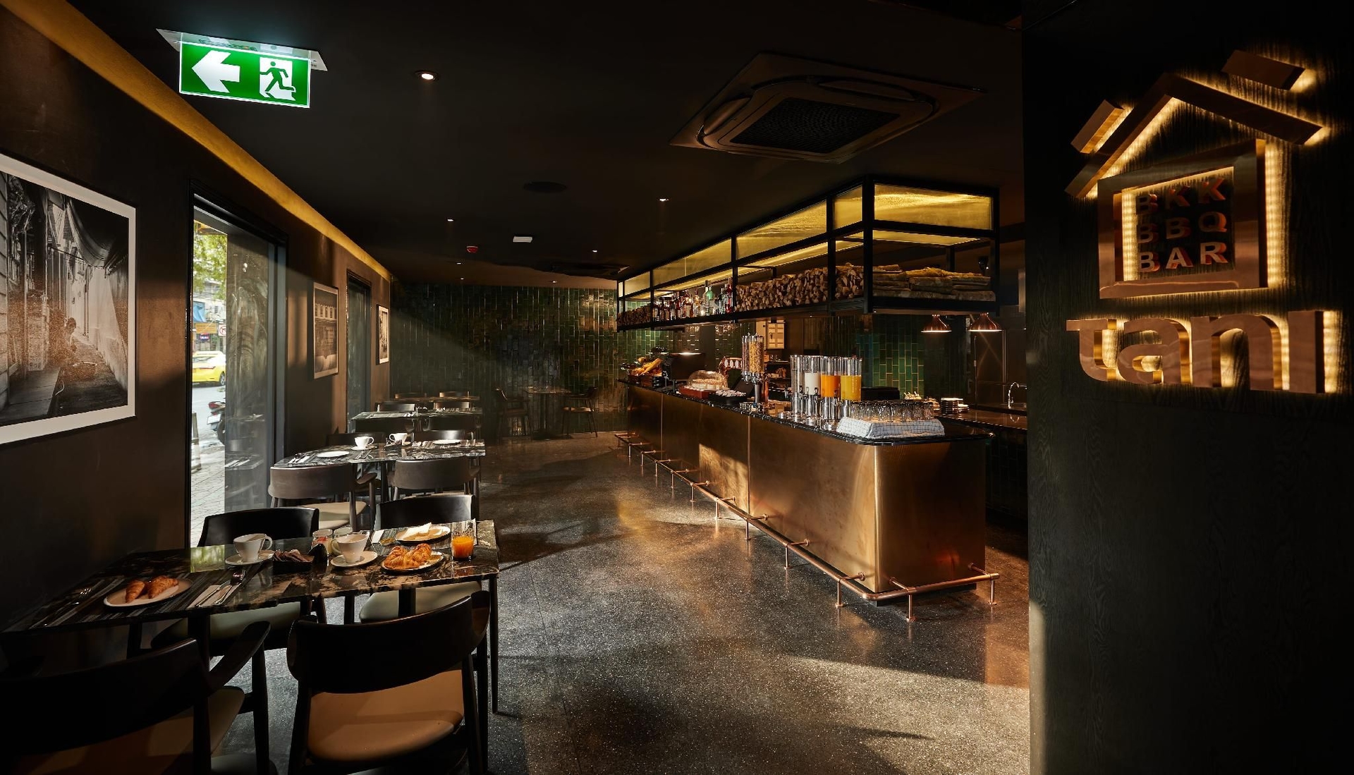 โรงแรมดิ เอ็มเบอร์ (The Ember Hotel)4