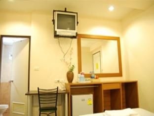 รามบุตรีเฮาส์ (Rambuttri House)1