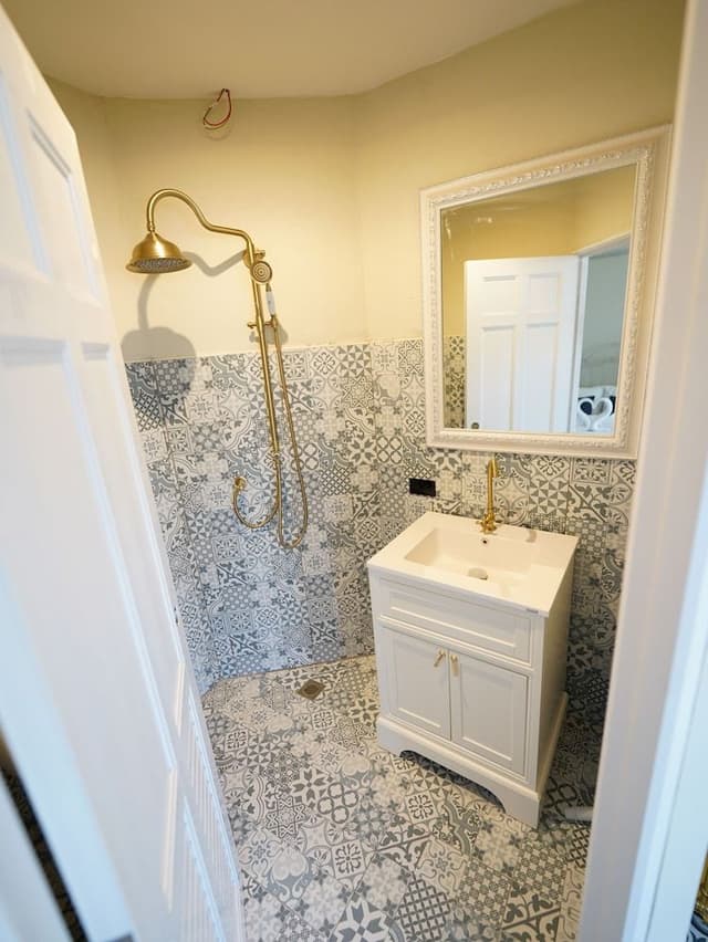 Superior Double Room, 1 Queen Bed, Non Smoking, Private Bathroom