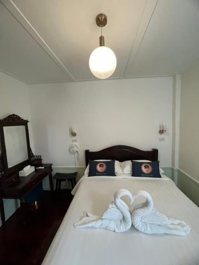 Economy Room, 1 Queen Bed, Non Smoking