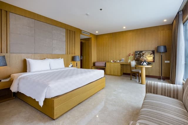 PANORAMA SUITE City View with daily afternoon tea