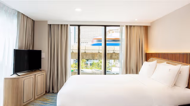 Suite, 1 Queen Bed (Free Breakfast)