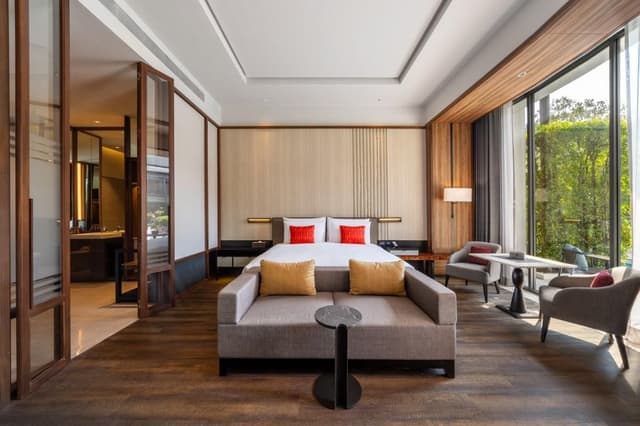 Executive Suite Pool Access