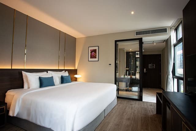 Deluxe King Room