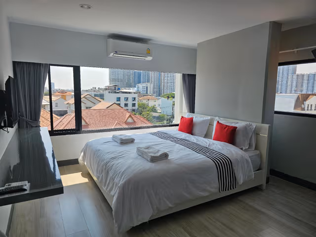 Single Deluxe Room