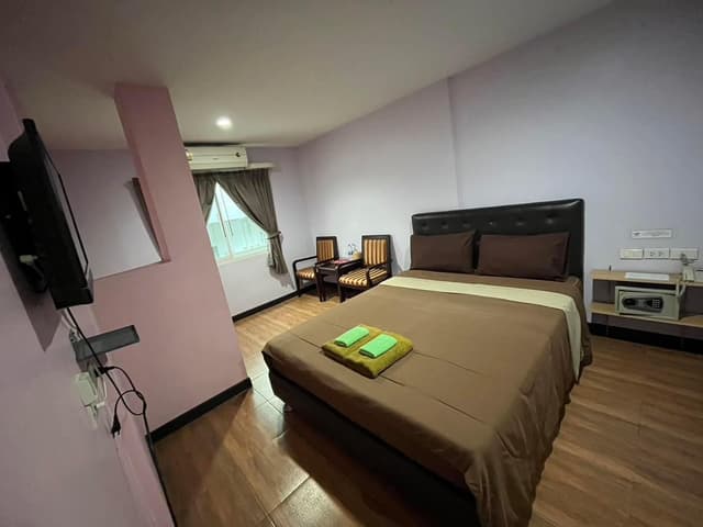 Deluxe Double Bed