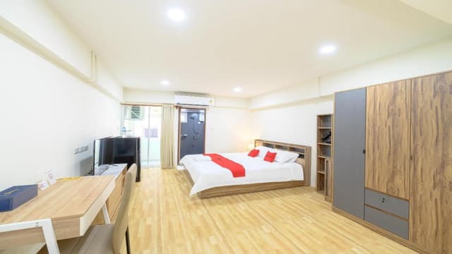 Deluxe Room with Balcony
