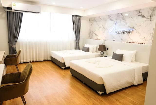 Standard Twin Room