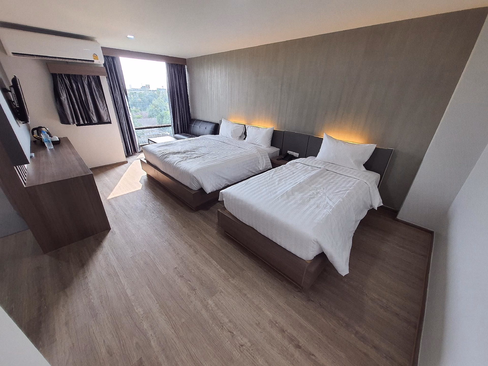 Double D Hotel3