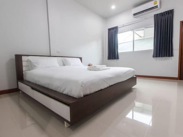 Single Room, 1 King Bed (Basic Room)