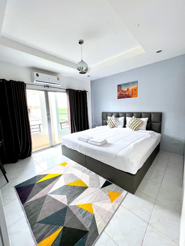 Deluxe King Bed