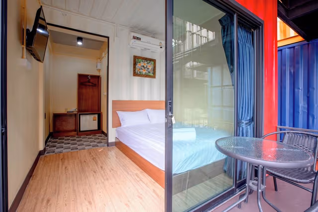 Standard Room, 1 Queen Bed