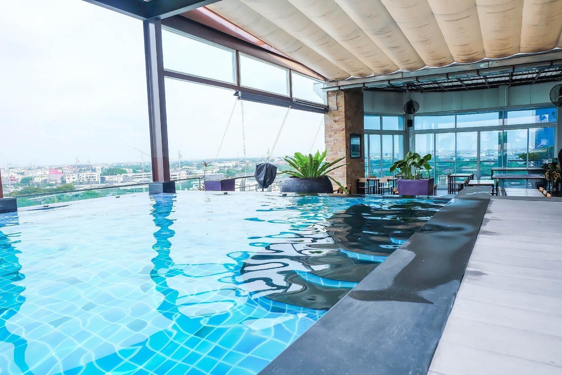 พาร์ค วิลเลจ เซอร์วิซ สวีท (Park Village Services Suites)1