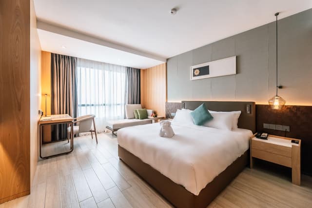Deluxe King Room