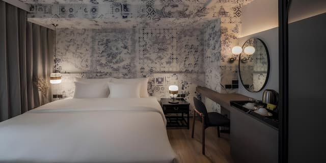 Superior King Room